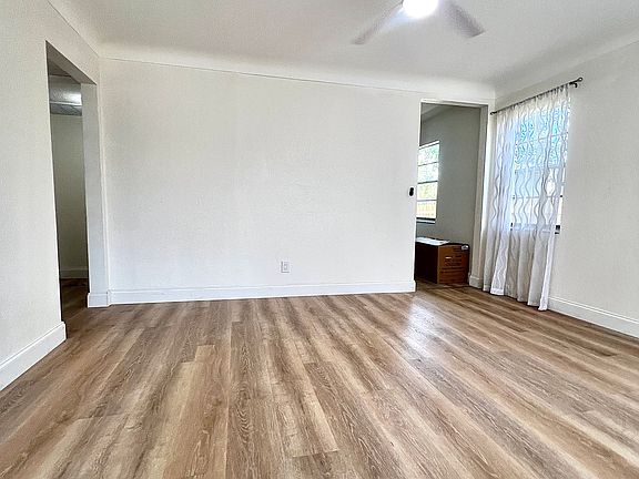 4th image of 3827 18th Ave S