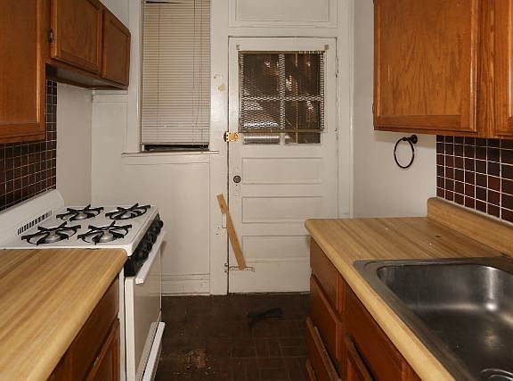 2nd image of 38275 N Fremont St #E3
