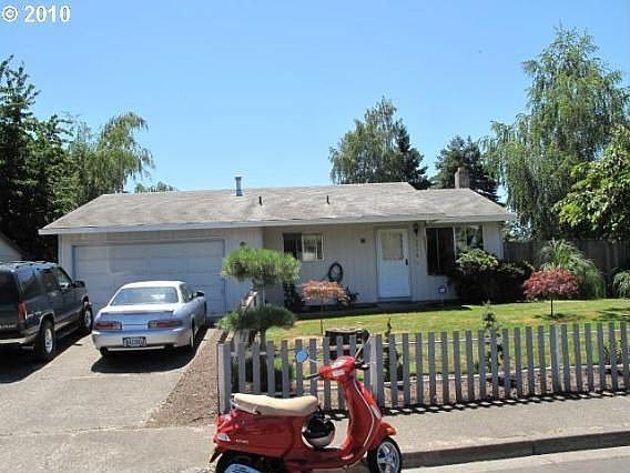 2nd image of 3516 NE Olympic St