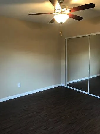 Elmwood Apartments — Photo 20