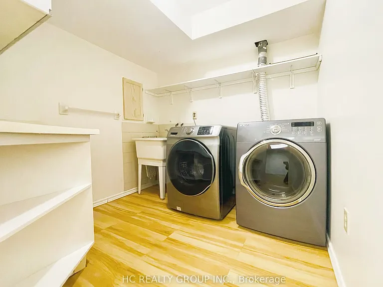 37 Page Cres — Photo 24