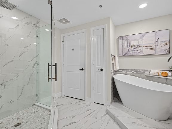 3rd image of 14380 Riva Del Lago Dr APT 802