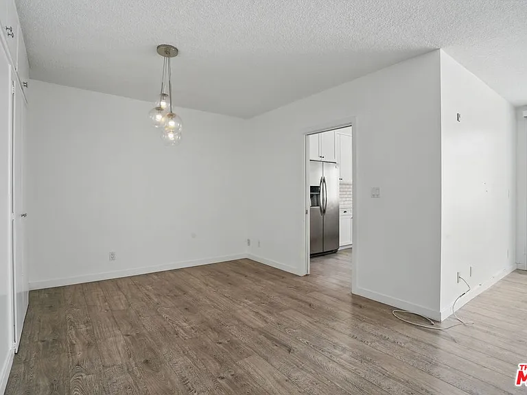 930 3rd St #303 — Photo 33