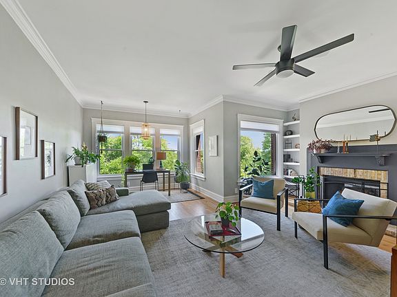 5th image of 711 W Montrose Ave #3E
