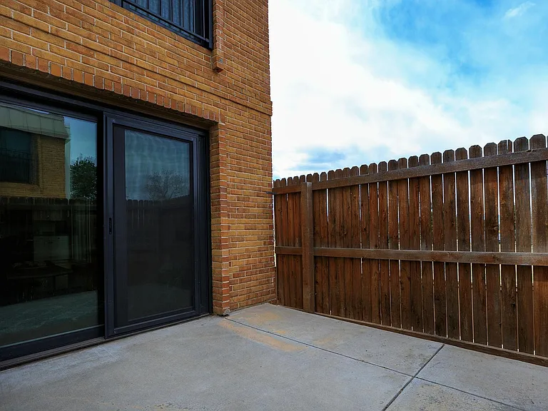 2835 S Locust St — Photo 27