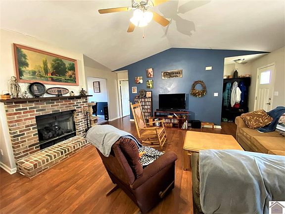 5th image of 225 Melanie Ln