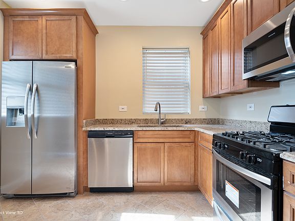 3rd image of 7549 S Luella Ave