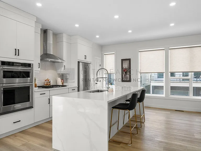 244 Sovereign Cres SW #1 — Photo 14