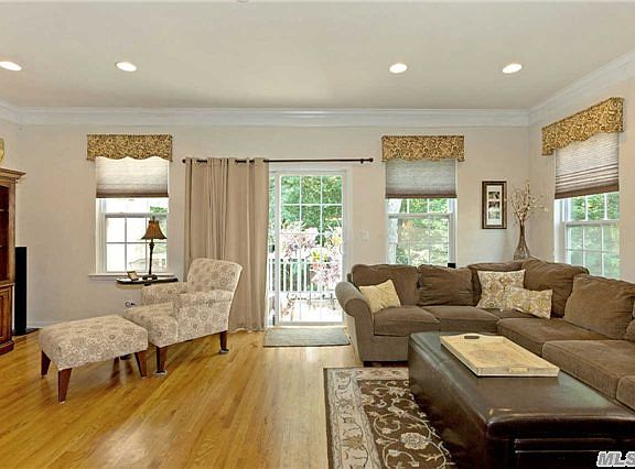 3rd image of 76 Warwick Dr Unit 76