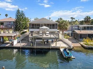 7305 Tropical Dr, Weeki Wachee, FL 34607