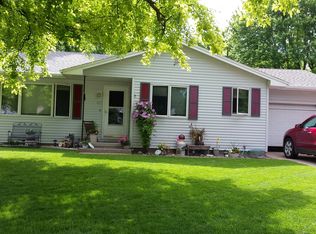 717 Richmond Ave, Hastings, NE 68901