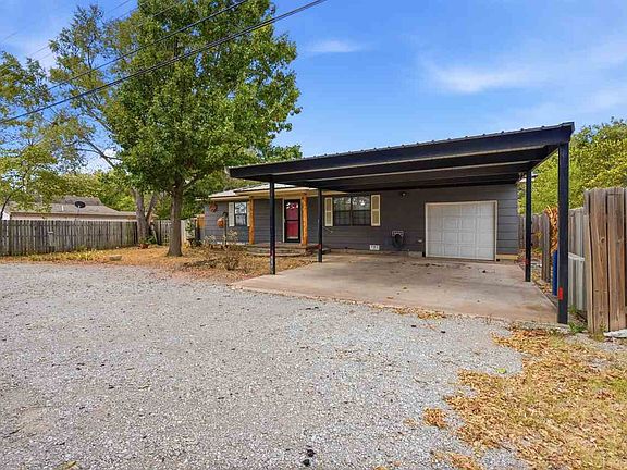 2nd image of 409 1/2 Pecan Ave
