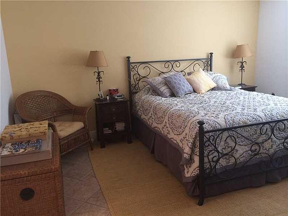 3rd image of 19801 E Country Club Dr #4402