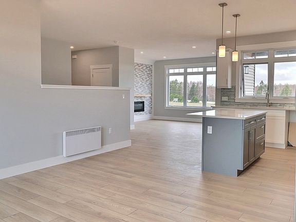 5th image of 7 E Bay Dr