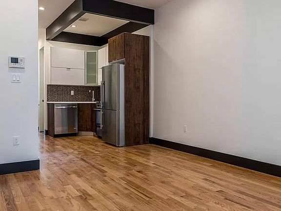 5th image of 301 Stanhope St #1A