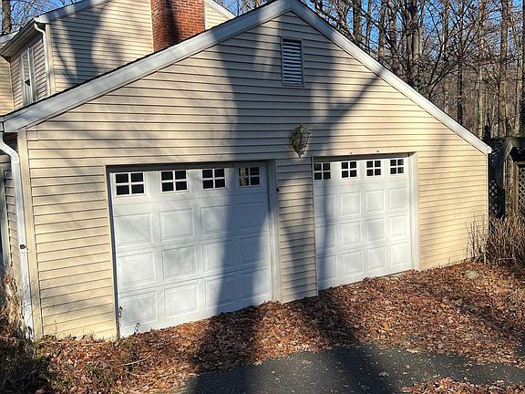 3rd image of 39 Sylvan Dr