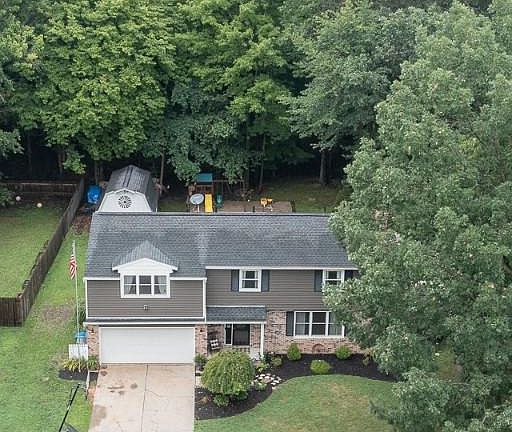 3rd image of 3052 Roanoke Dr