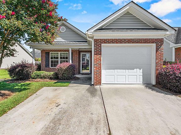 3rd image of 121 Tennis View Ct