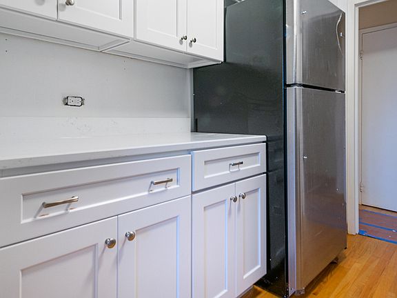 2nd image of 88 W Schiller St APT 1004