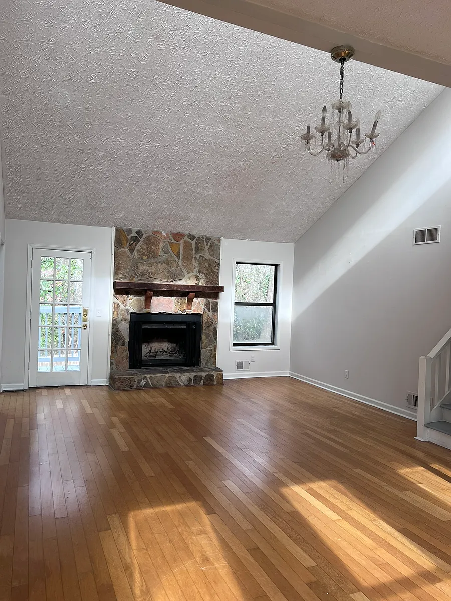 Living room - 2647 Bob Bettis Rd