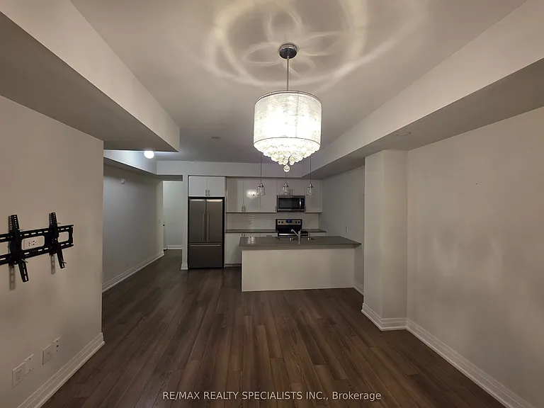 1206 Main St E #106 — Photo 5