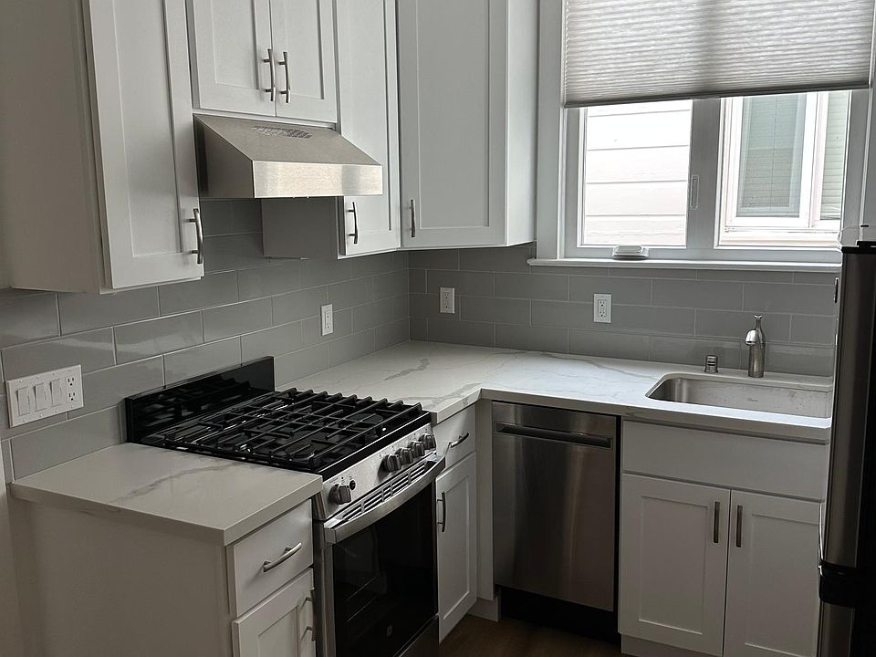 1st image of 816 Taraval St APT 301