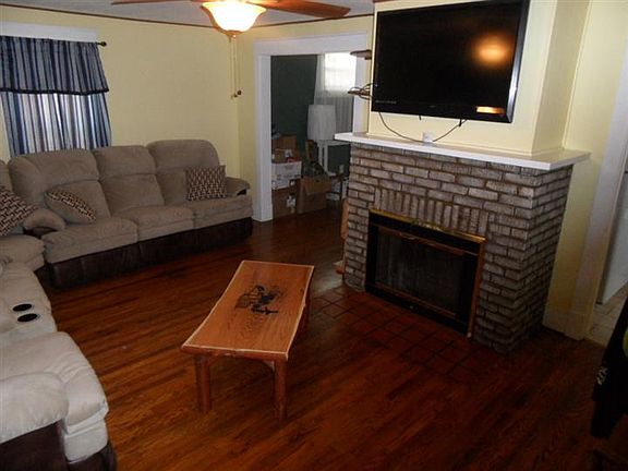 2nd image of 312 Linden Ave