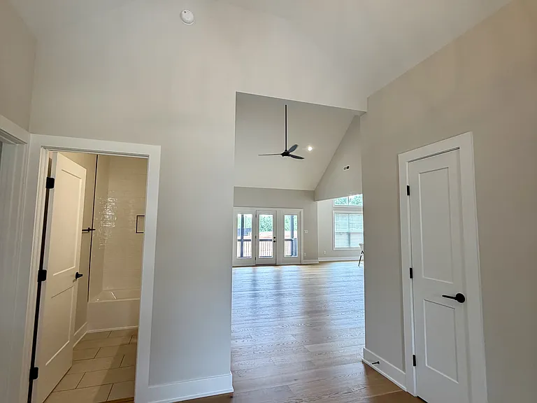 204 Crest Ridge Ct — Photo 5