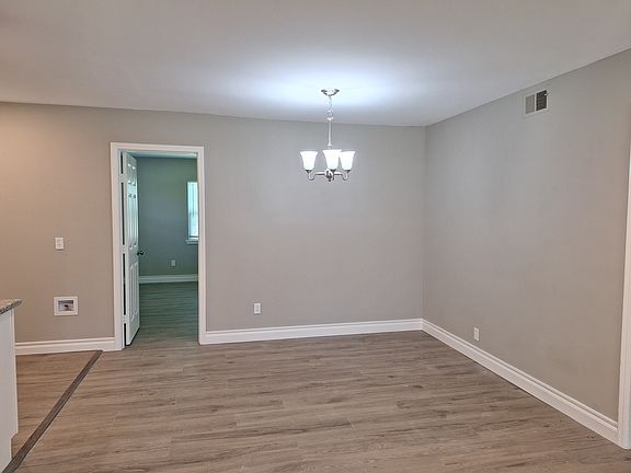 2nd image of 1613 Meyers Pl