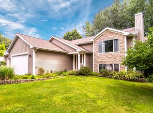 22319 Waterford Ct, Shorewood, IL 60404