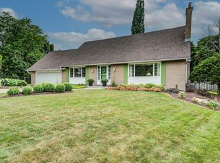 97 Somerset Cres, Waterloo, ON N2L 1N1