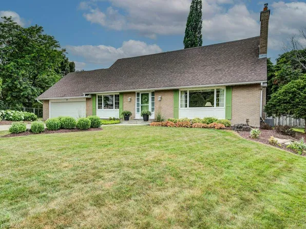 97 Somerset Cres, Waterloo, ON N2L 1N1