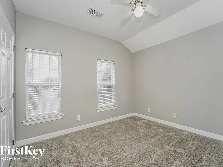 1240 Blackstone Ct NW — Photo 12