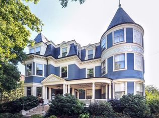10 Chester St APT 6, Cambridge, MA 02140