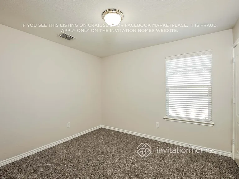 220 Colonial Blf — Photo 9