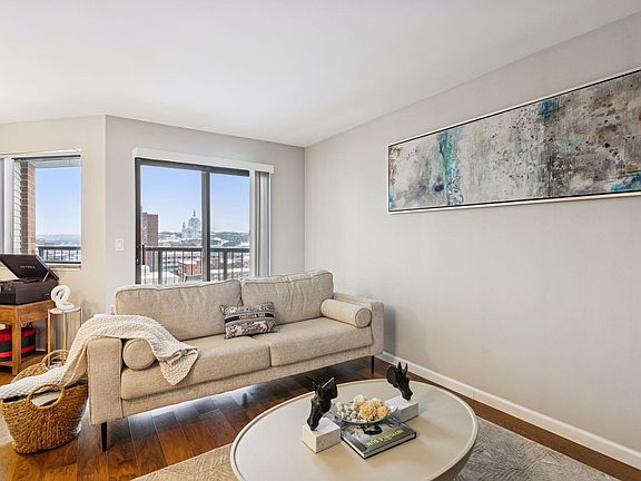 3rd image of 78 10th St E Unit 1710