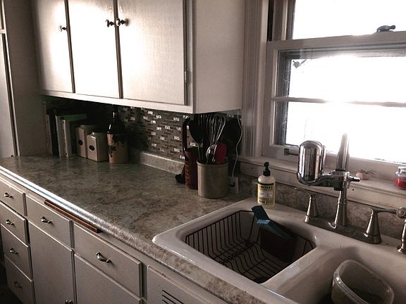 5th image of 1570 S Cotner Blvd #1