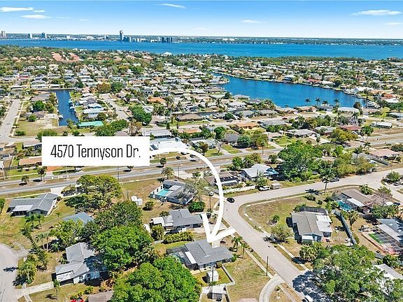 3rd image of 4570 Tennyson Dr