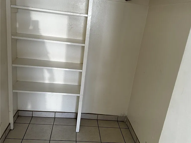 115 W New York Ave #11 — Photo 7