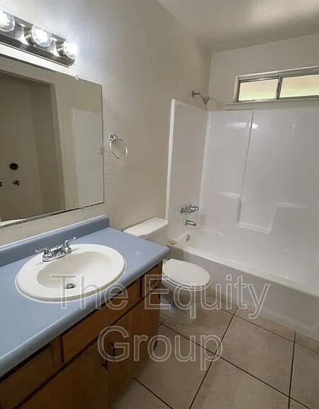 1220 N Conyer St — Photo 8