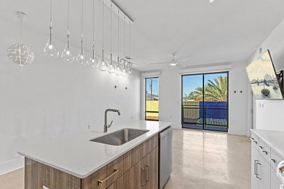 3rd image of 510 All Saints St #304