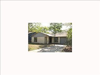 5th image of 1103 Crown Oaks Dr