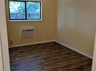 515 N Oak St, Arlington, TX 76011