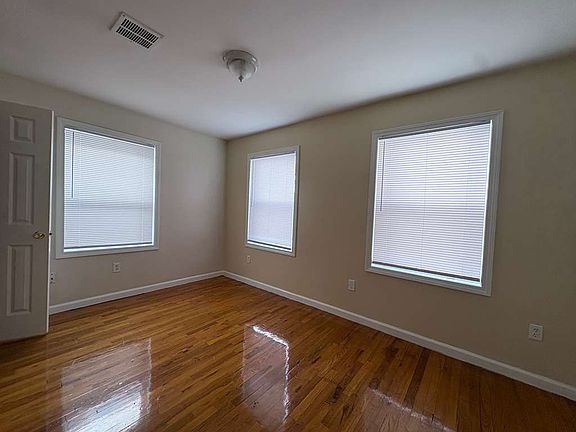 5th image of 645 Washington Ave #2B