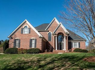 68 28th Ave NW, Hickory, NC 28601