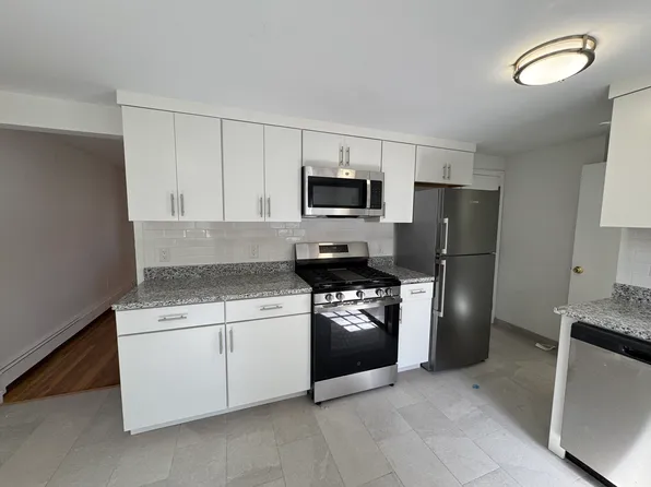 27 Pond St #29, Belmont, MA 02478