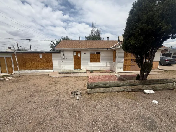 1317 Edith Blvd SE, Albuquerque, NM 87102