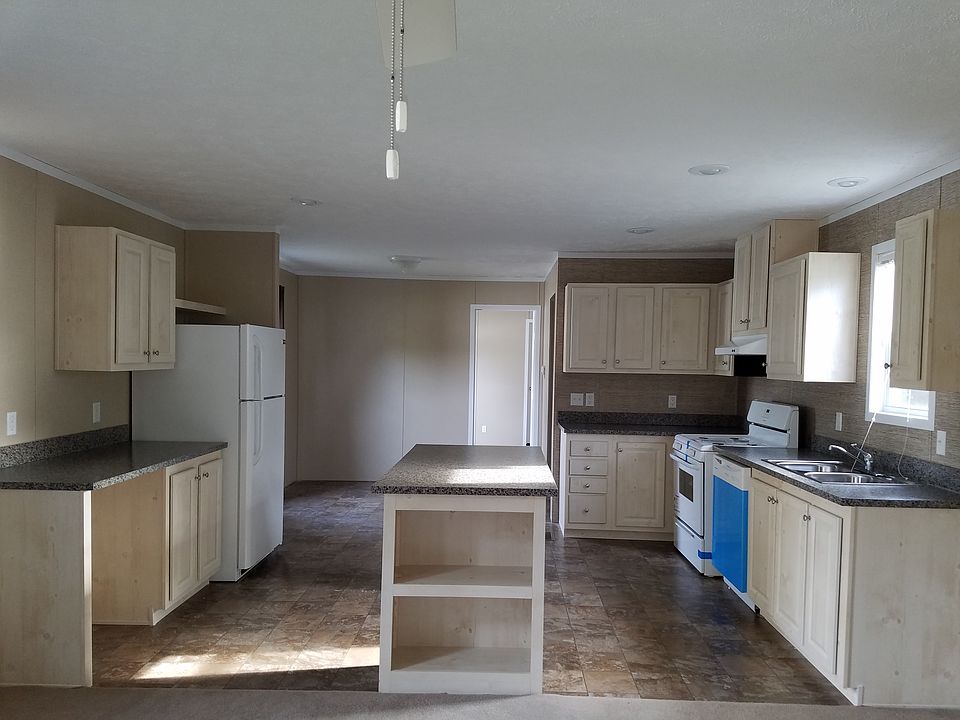 2nd image of 1558 W Shawnee Rd #714