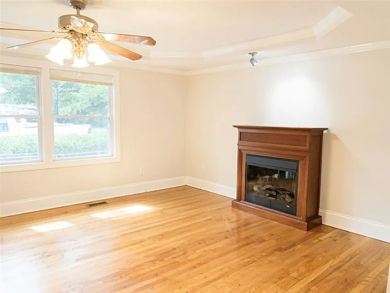 1393 Scott Blvd — Photo 4