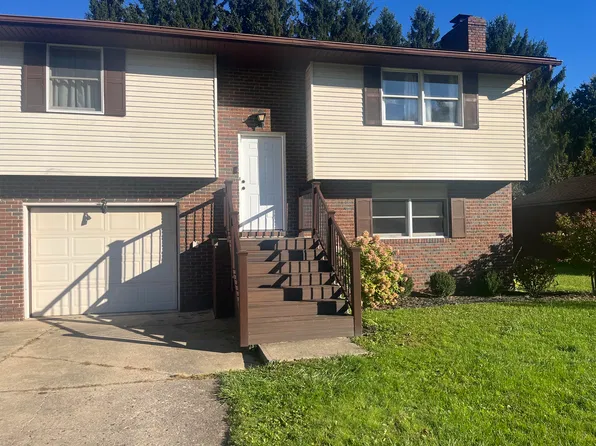 7605 Aramis St NW #E, Massillon, OH 44646